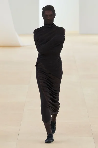 Look 1